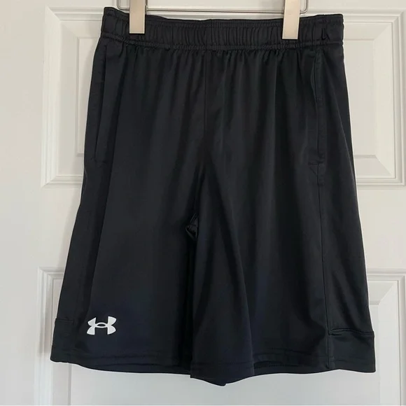 Under Armour Youth XL Black Athletic Shorts - Picture 1 of 7